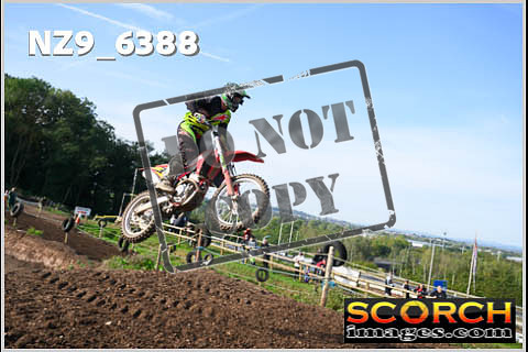 Experts-075