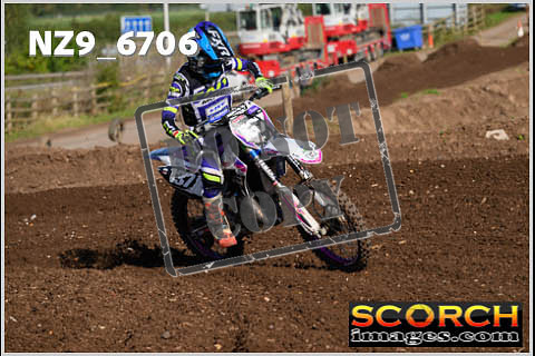 Experts-080