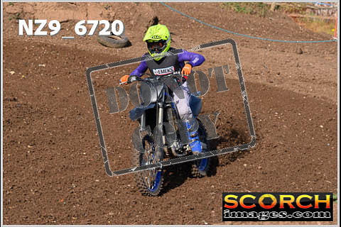 Experts-094
