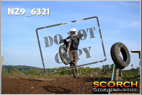 Experts-016