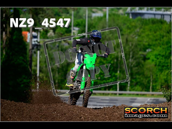 Experts-054
