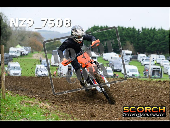 Experts-056
