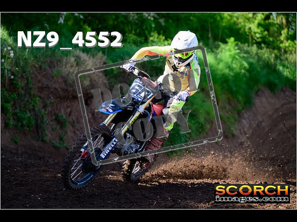 Experts-059