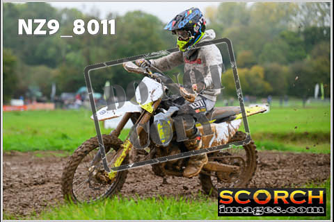 Experts-057