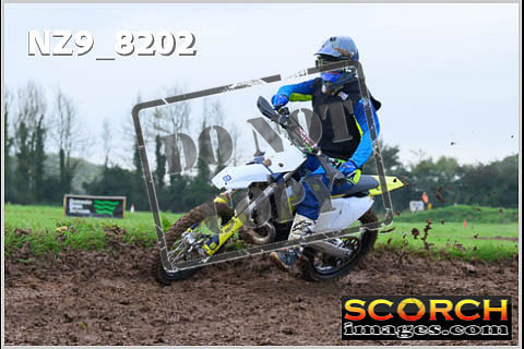 Experts-074