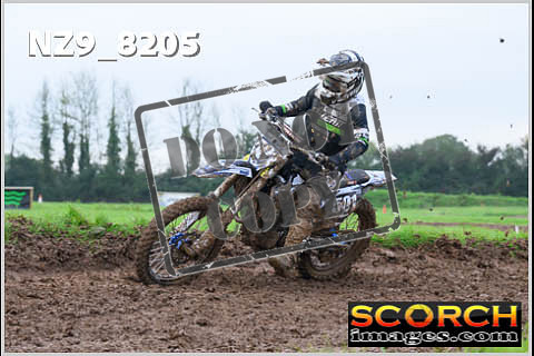 Experts-075