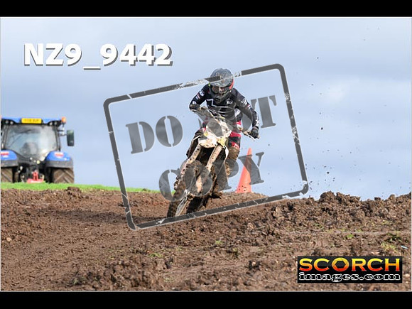 Experts-094