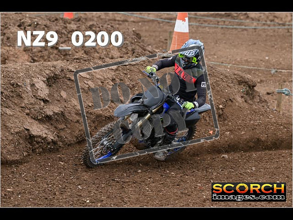 Thur25Apr-307