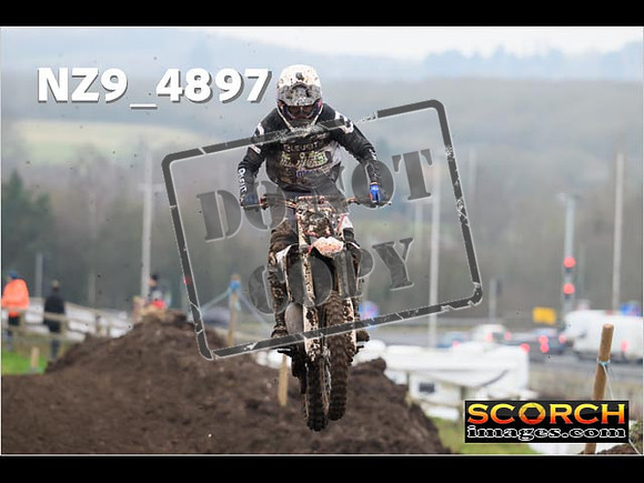 Experts-370