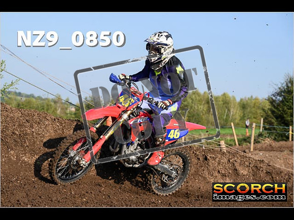 Experts-065