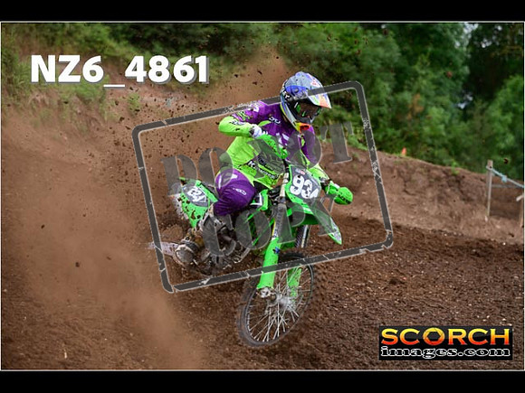 Experts-057