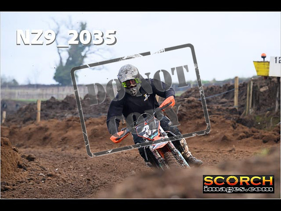 Experts-096