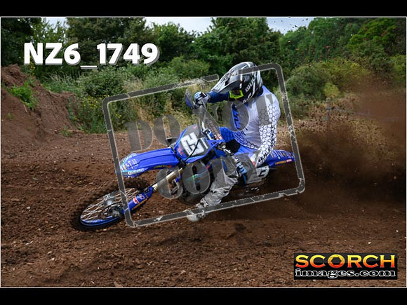 Experts-065