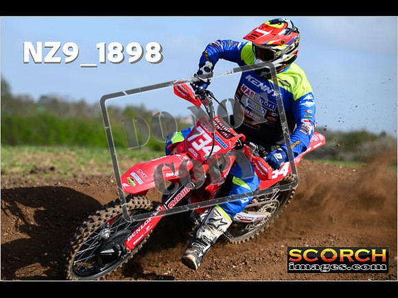 Experts-042