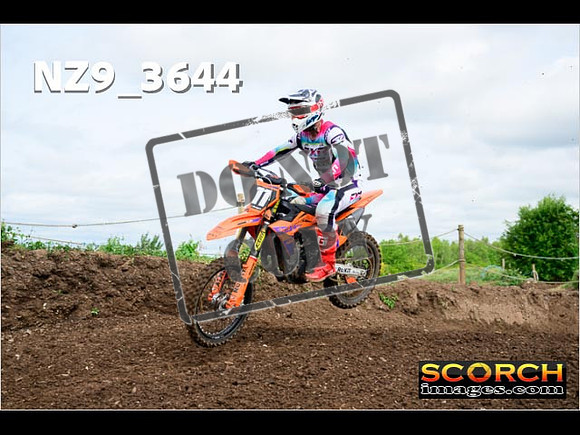 Experts-093