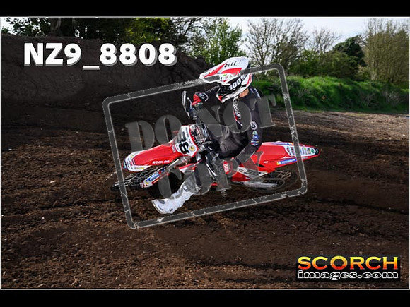 Experts-052