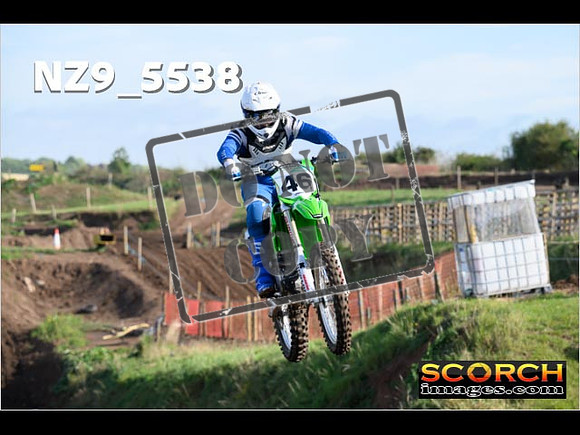 Experts-067