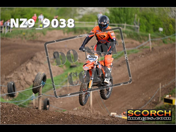Experts-089