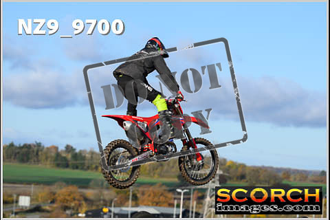 Thur 23 Nov-044