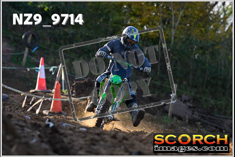 Thur 23 Nov-058