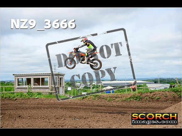 Experts-115