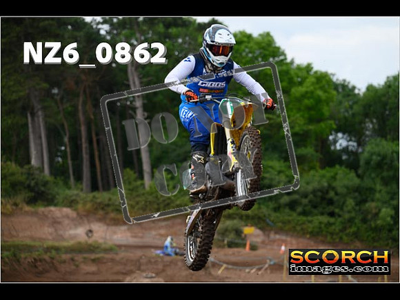 Experts-056