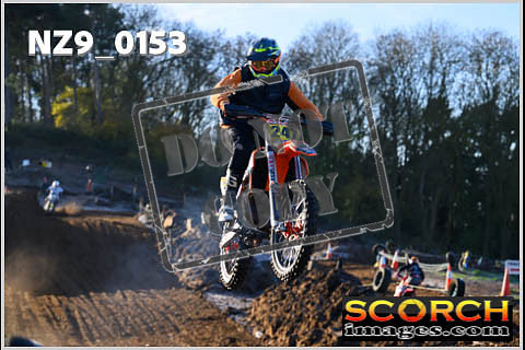 Experts-038