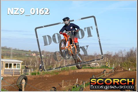 Experts-047