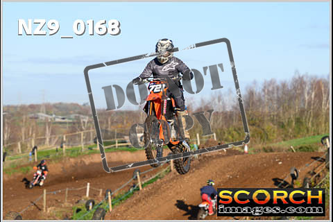 Experts-053