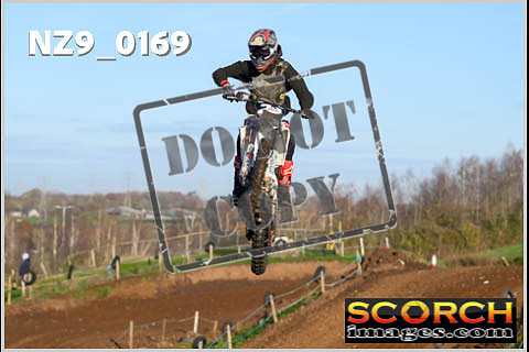 Experts-054