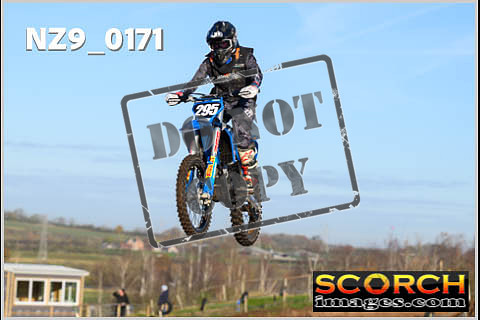 Experts-056