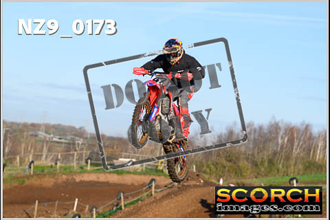 Experts-058