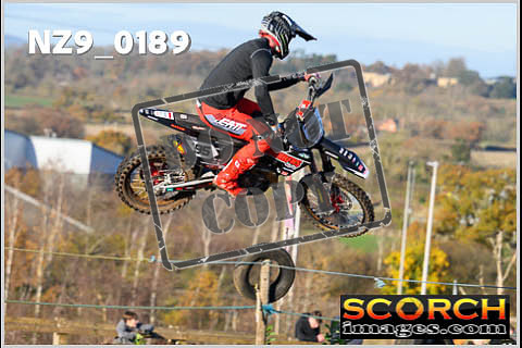 Experts-074