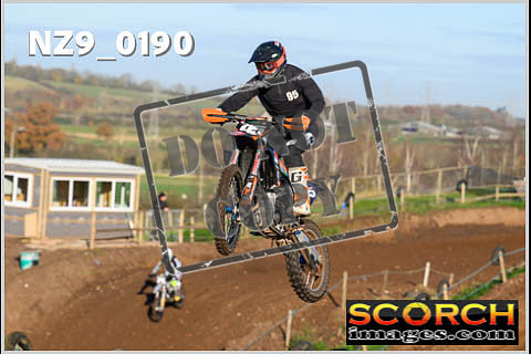 Experts-075