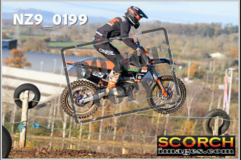 Experts-083
