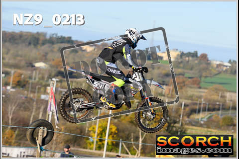 Experts-097