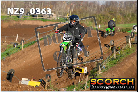 Inters-093