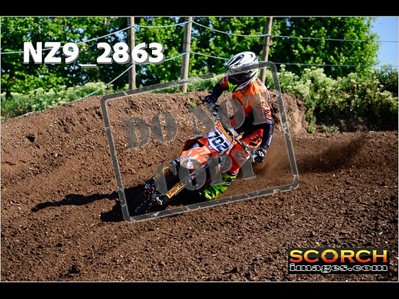 Experts-038