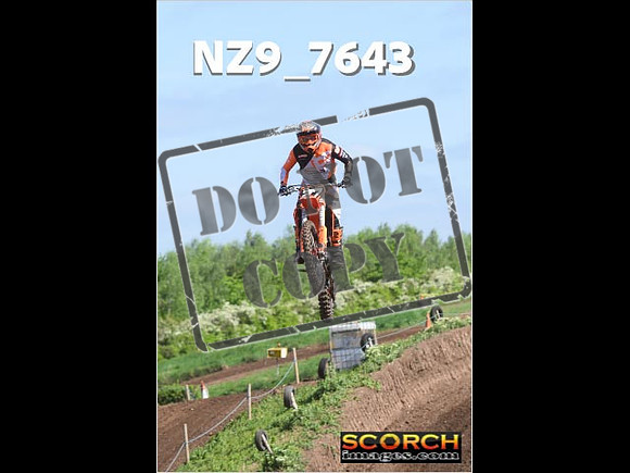 Experts-076