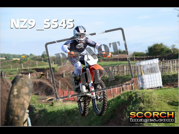 Experts-074