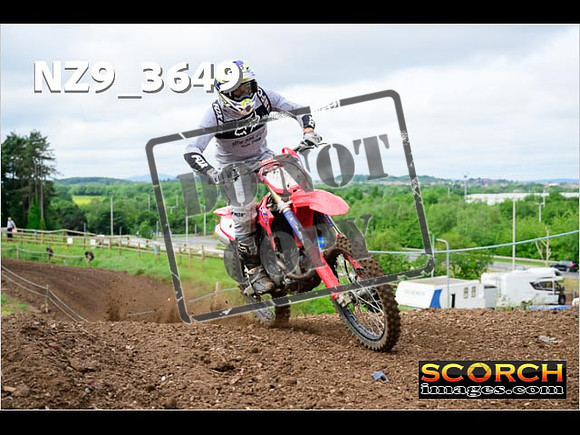 Experts-098
