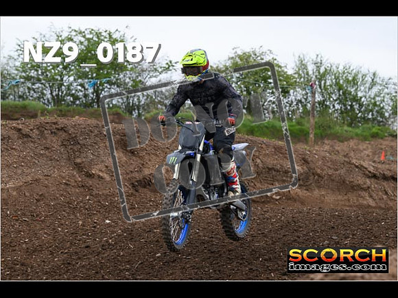 Thur25Apr-294