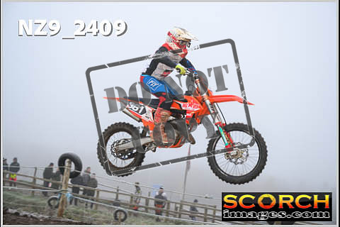 Experts-033