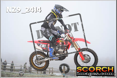Experts-036