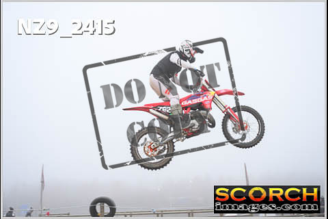 Experts-037