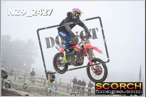 Experts-048