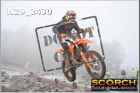 Experts-051