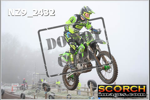 Experts-053