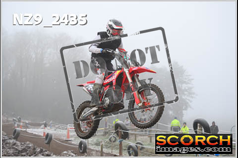Experts-055