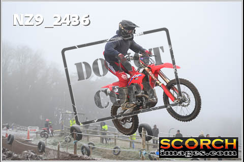 Experts-056